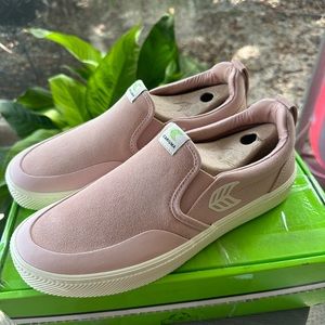 NIB Cariuma Slip on Pro Skate Rose Suede and Canvas Sneaker Women’s 10 Men’s 8.5